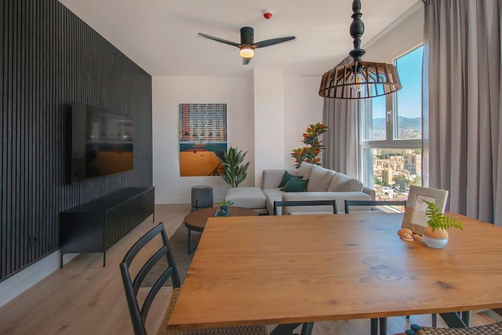 Appartement Urban Jungle In Center, 18th Floor, Rooftop Pool, Free Parking *