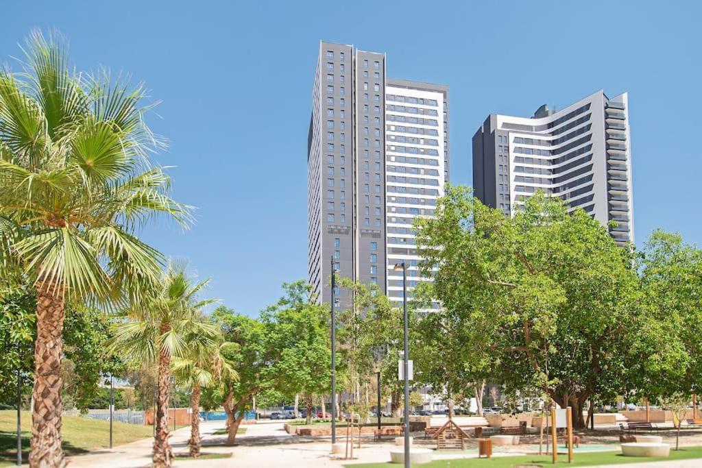 Appartement Urban Jungle In Center, 18th Floor, Rooftop Pool, Free Parking *